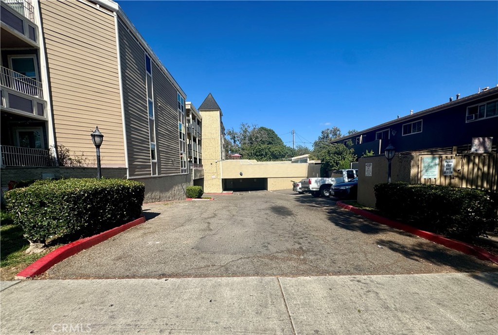 Chestnut Square (CHSQ) - Residential Lease