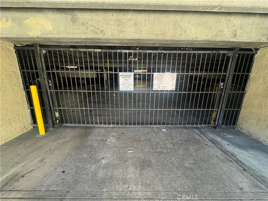 Chestnut Square (CHSQ) - Residential Lease