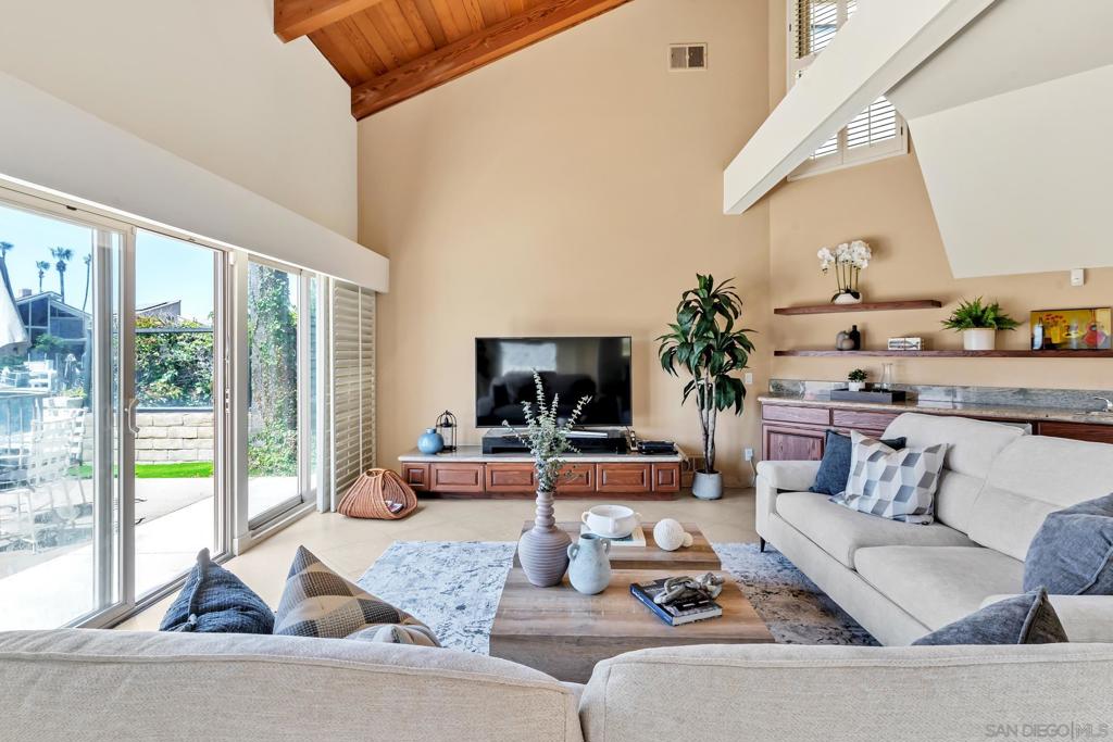 6 Buccaneer Way