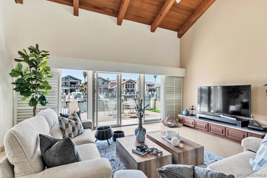 6 Buccaneer Way