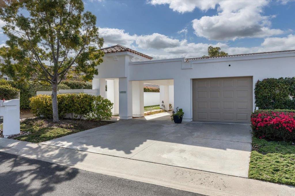 4925 Icaria Way