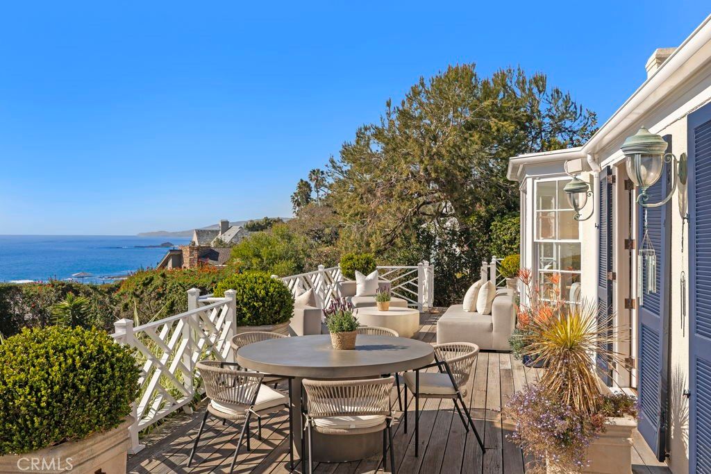 Photo of 31571 Bluff Drive, Laguna Beach, CA 92651 (MLS # LG26053624)