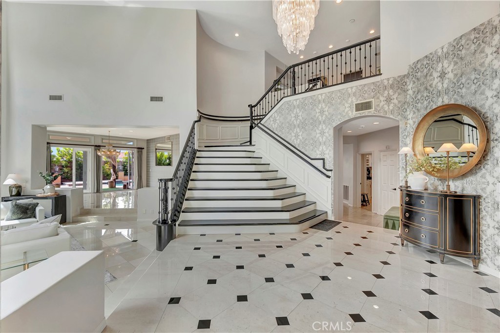 6712 Alamitos
