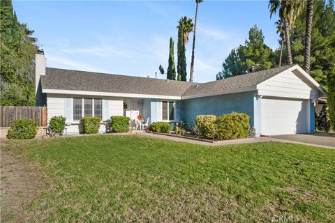 Photo of 22395 Barbacoa Dr, Saugus, CA 91350 (MLS # SR25270820)