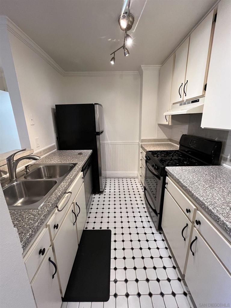 1605 Hotel Cir S 110
