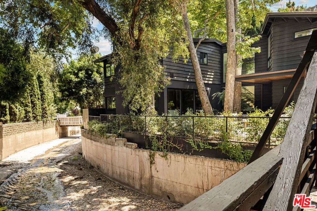 Photo of 327 E Rustic Road, Santa Monica, CA 90402 (MLS # 26657073)