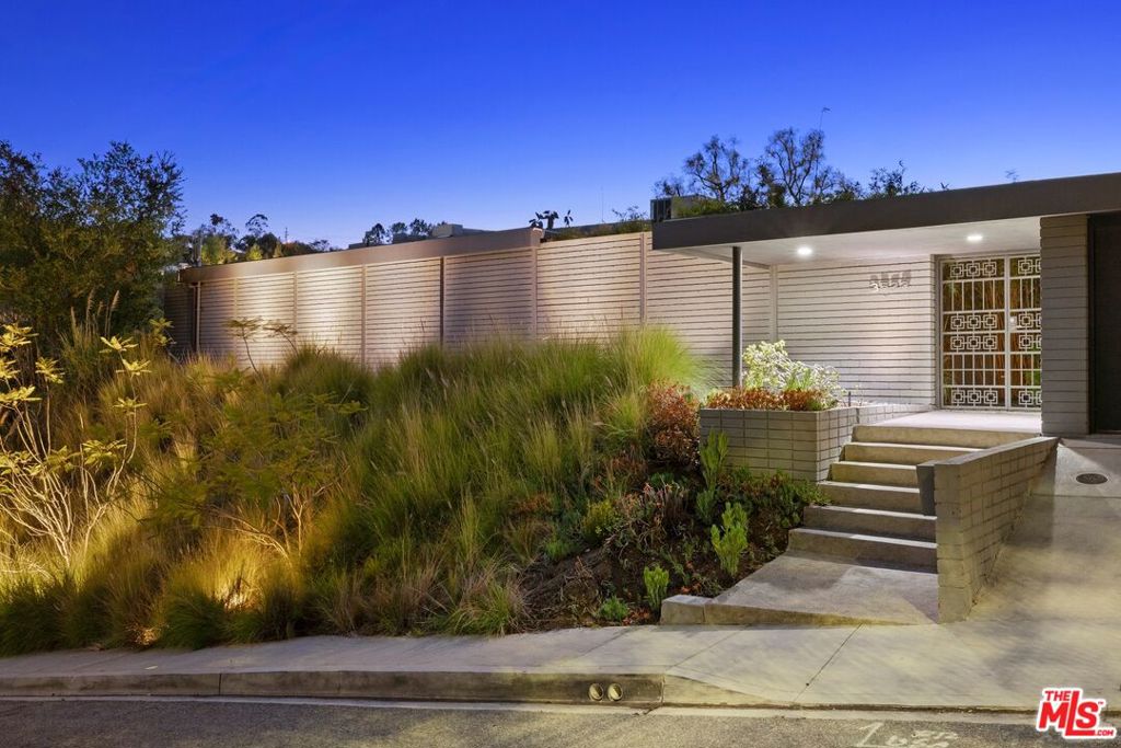 3523 Beverly Ridge Drive