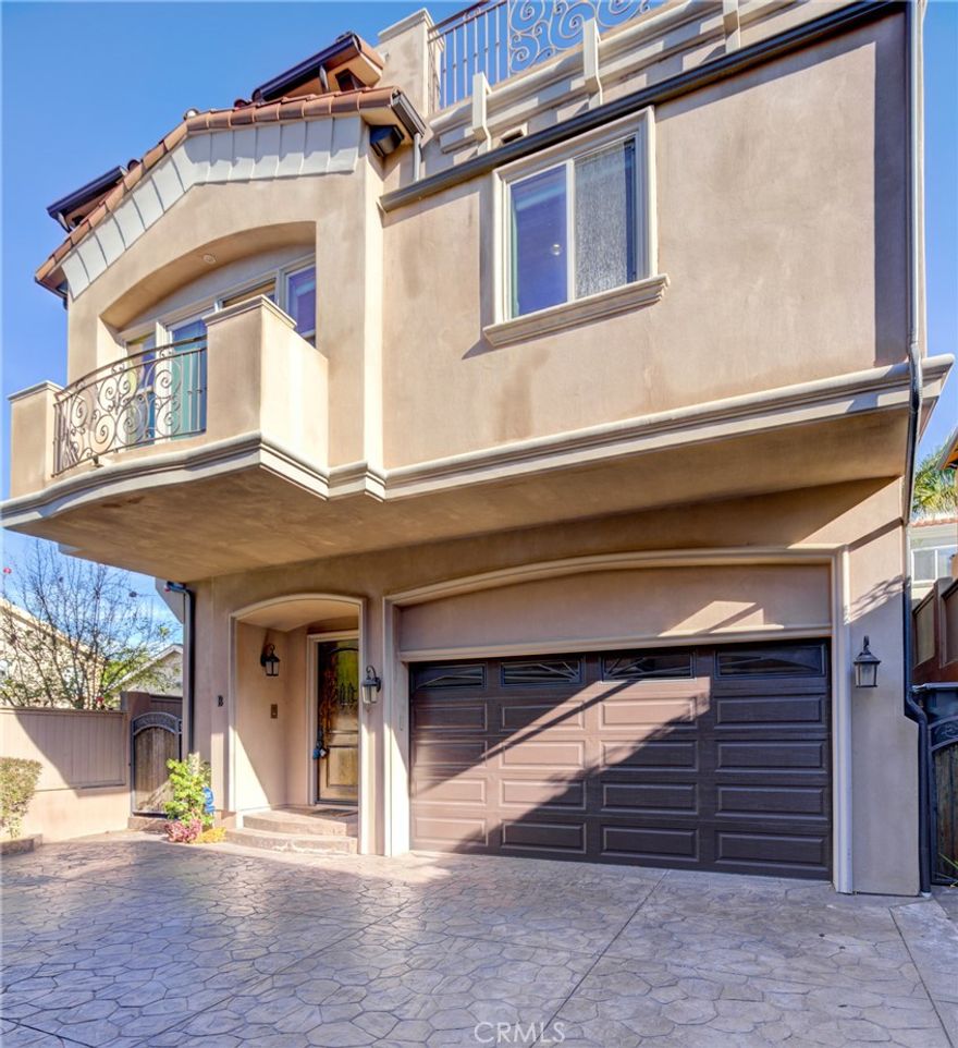 "Like-new" construction townhome, built in 2013. This premier location in South Redondo boasts the pride of ownership you won't find in your average rental offering. This townhome is located on one of the best streets in South Redondo, with panoramic ocean views spanning from Palos Verdes to Malibu, all while being walking distance to the best Redondo has to offer - the Redondo Pier, King Harbor, and so many wonderful coffee shops, restaurants, and cafes. Completely freestanding, with no shared walls, offer residents a sense of privacy. This private rear unit features a bright and airy floorplan. Enter the home to be greeted by a palatial foyer with extra high ceilings. With 4 bedrooms, 3.5 baths, and a flexible mezzanine level, this home has a functional layout, with enough rooms to serve all your needs, along with unique bonus features you won't find in most rentals, such as the large deck with breathtaking sweeping views of the ocean. This loft level provides much versatility, and can function as a large office, family room, or home gym. The reverse floor plan features the dining room, kitchen, and primary suite all on the second level, which serves as the main living space. Three bedrooms on the ground level, add a cozy and private feel with most these three bedrooms in close proximity to one another. One bedroom on the ground floor is an en suite. This home is an entertainer’s dream, with a gourmet kitchen with stainless steel appliances and top-of-the-line finishes all throughout. No AC.