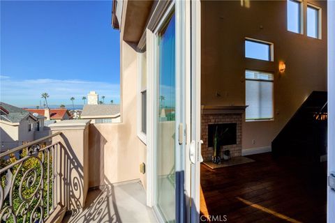 Tiny photo for 612 N Juanita Avenue #B, Redondo Beach, CA 90277 (MLS # PV25171664)