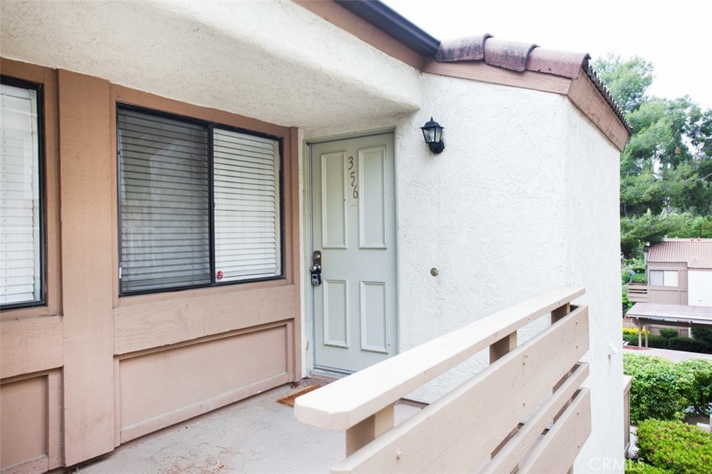 This home is located in the tennis club community directly across the street from the Diamond Bar golf course. The unit is fully furnished in both bedrooms, living room, and kitchen. The community offers round the clock secured entrance, a pool/ spa area, tennis courts, and recreational room. 2 carport spaces are included just right of the staircase to your door.
*TENANTS TO PAY ALL UTILITIES EXCEPT WATER AND TRASH
*HOME IS FULLY FURNISHED*
*UPSTAIRS UNIT*
*NO PETS ALLOWED EXCEPT ESA*
*2 CARPORT SPACES ARE INCLUDED*