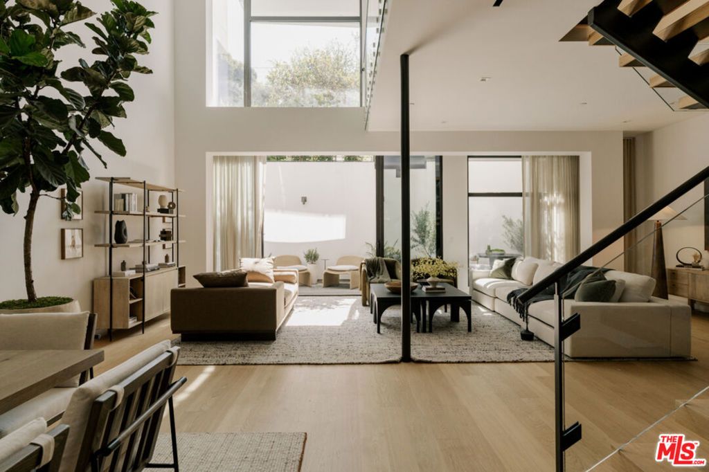 Photo of 702 N Doheny Drive #TH21, West Hollywood, CA 90069 (MLS # 25606419)