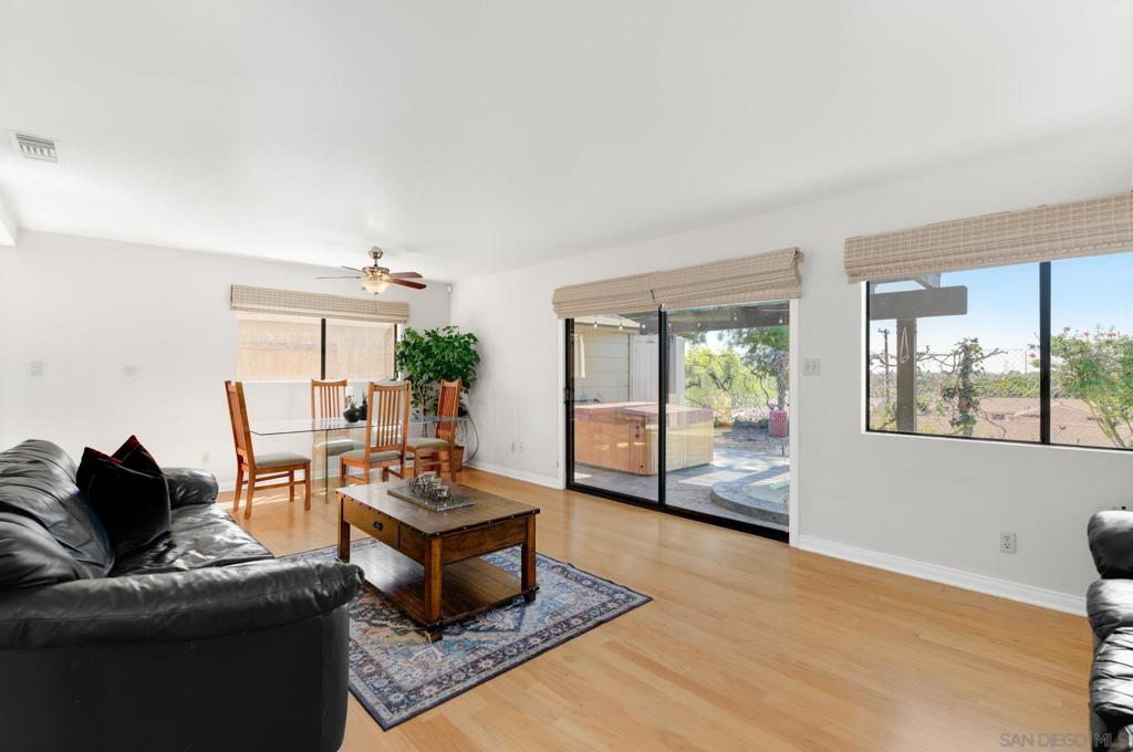 3618 Mount Acomita Ave