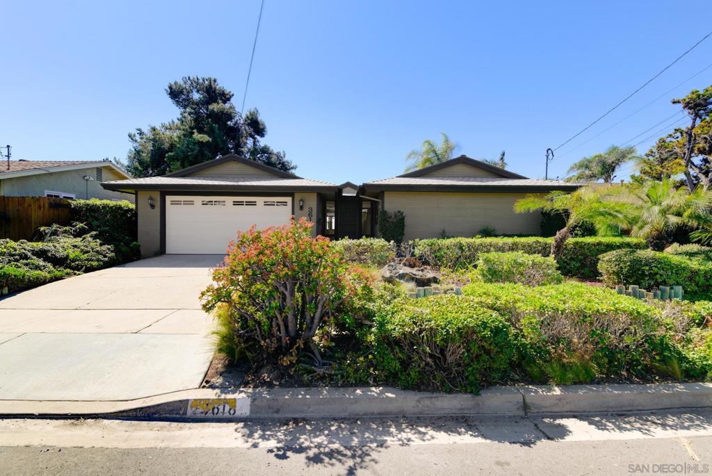 3618 Mount Acomita Ave