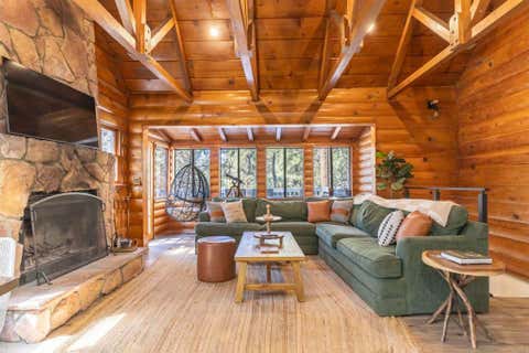 Photo of 131 E Aeroplane Boulevard, Big Bear City, CA 92314 (MLS # NDP2607815)