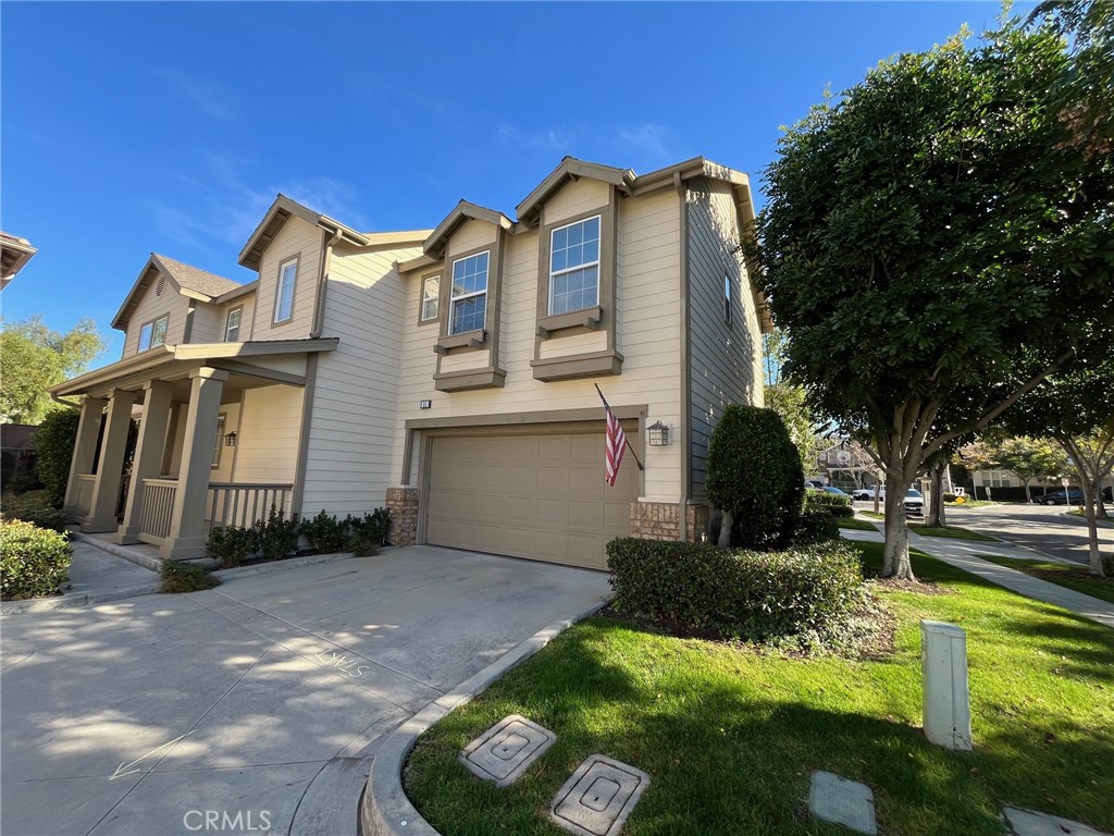 BEAUTIFUL 3 BEDROOM 2.5 BATH HOME IN LADERA RANCH AREA. THE HOME HAS A GREAT OPEN FLOORPLAN WITH VAULTED CEILINGS THAT MAKES IT FEEL LARGER THAN IT IS. THIS HOME IS LOCATED ON A CUL-DE-SAC THAT IS WALKING DISTANCE TO POOLS, SPA, PLAYGROUND, RESTURANTS, SHOPPING AND GREAT SCHOOLS. THIS HOME WILL NOT LAST LONG!!!