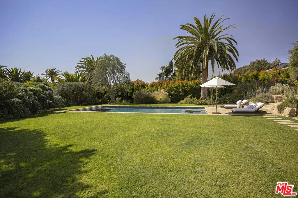 Santa Barbara, California 93110, United States, 4 Bedrooms Bedrooms, ,4 BathroomsBathrooms,Residential,Active,94303