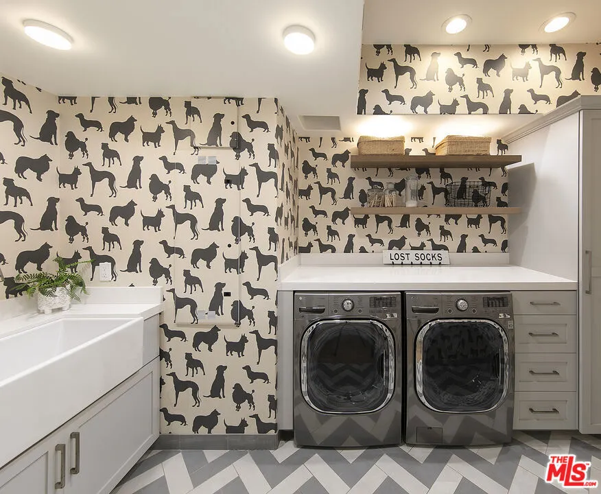 Santa Barbara, California 93110, United States, 4 Bedrooms Bedrooms, ,4 BathroomsBathrooms,Residential,Active,94303