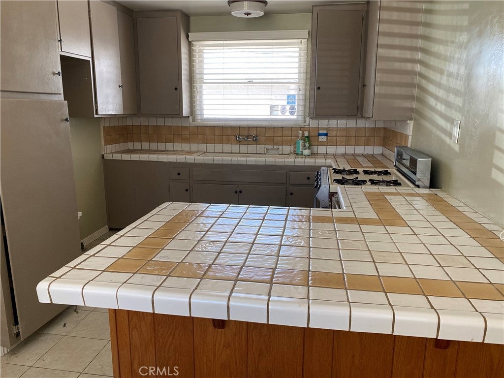 5117 E Flagstone