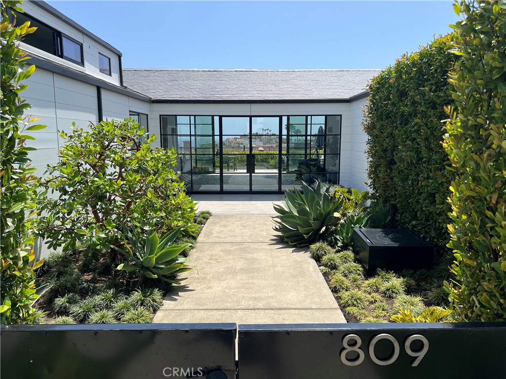 809 Emerald Bay