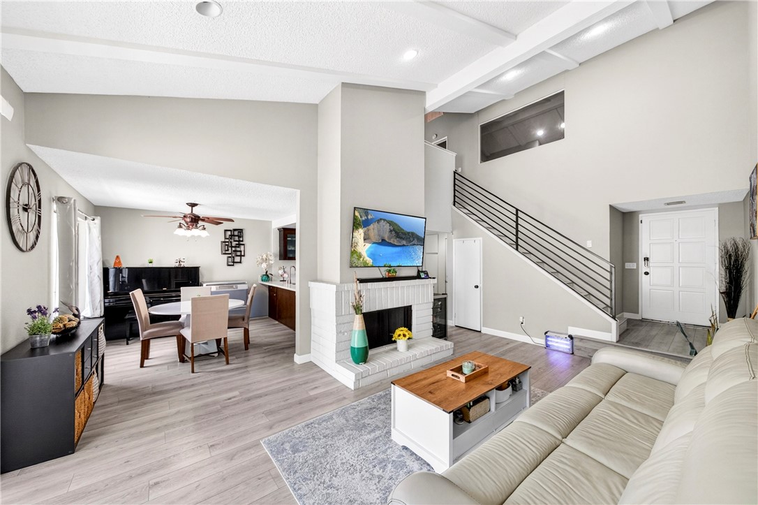 949 Creekside