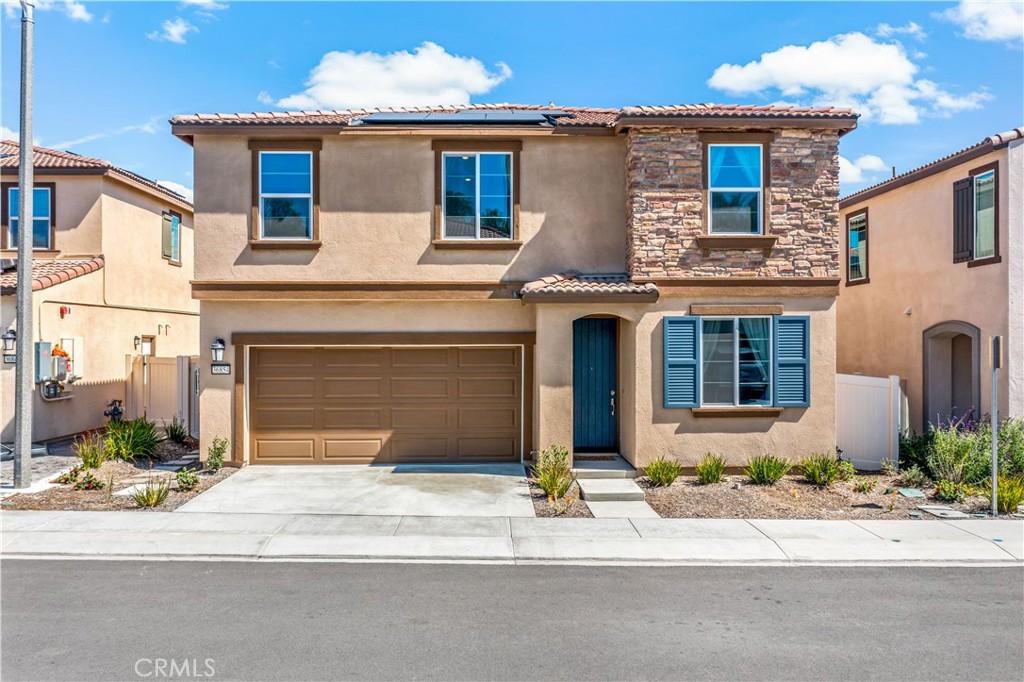 SINGLE FAMILY HOME NOW READY FOR THE NEW TENANTS. THIS HOME FEATURES FOUR FULL BEDROOMS WITH ONE BEDROOM AND FULL BATH DOWNSTAIRS. THIS LENNAR HOME IS ALMOST BRAND NEW. IT DOES HAVE SOLAR PANELS THAT IS ALL PAID UP. MODERN KITCHEN FEATURES A LARGE BREAKFAST BAR AREA, S.S SINK, WALK IN PANTRY AND A WHITE KITCHEN CABINETS. UPSTAIRS YOU WALK IN TO A LARGE LOFT IDEAL FOR A FAMILY GATHERING AFTER DINNER AND FEATURES TWO OTHER BEDROOMS, LAUNDRY AREA THAT INCLUDES THE WASHER AND DRYER AND A COVETED MASTER BEDROOM WITH A HUGH WAK IN CLOSET. BACKYARD IS BEING COMPLETED BY THE NEW OWNER AND SHOULD BE READY IN COUPLE OF WEEKS. WILLOW SPRINGS RESIDENTS ENJOY A HOST OF RESORT STYLE AMENITIES LIKE A RECREATION CENTER, SWIMMING POOL, SPA, TOT LOT ETC. MINUTES AWAY FROM TEMECULA WINE COUNTRY AND TONS OF SHOPPING AND RESTAURANTS NEAR BY.