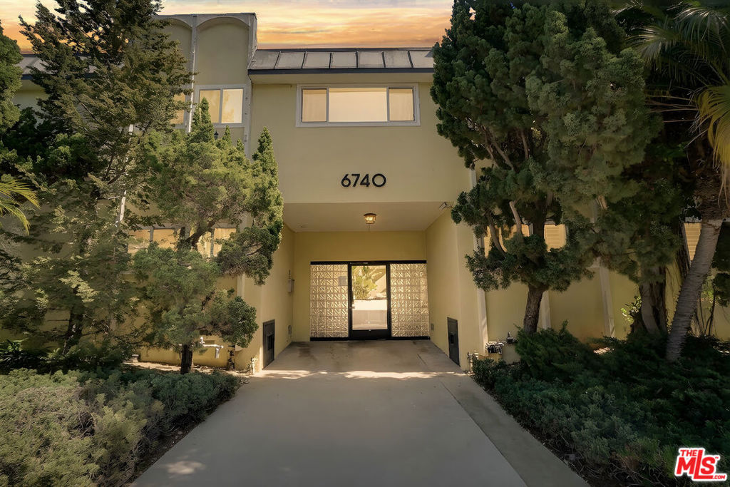 6740 Springpark Avenue 101