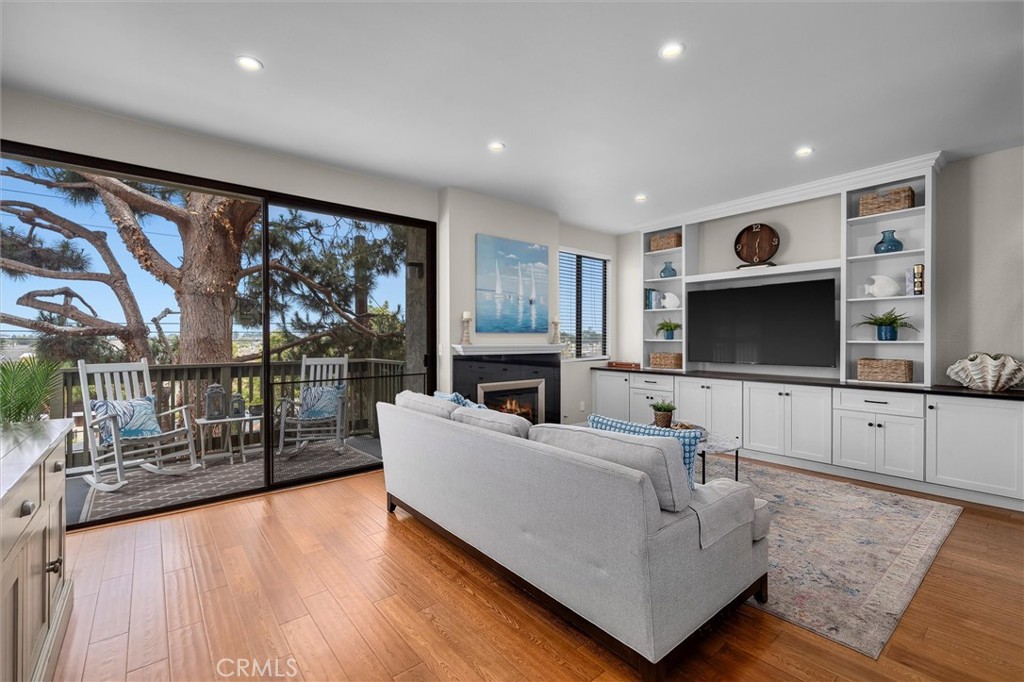 220 S Prospect Avenue 9