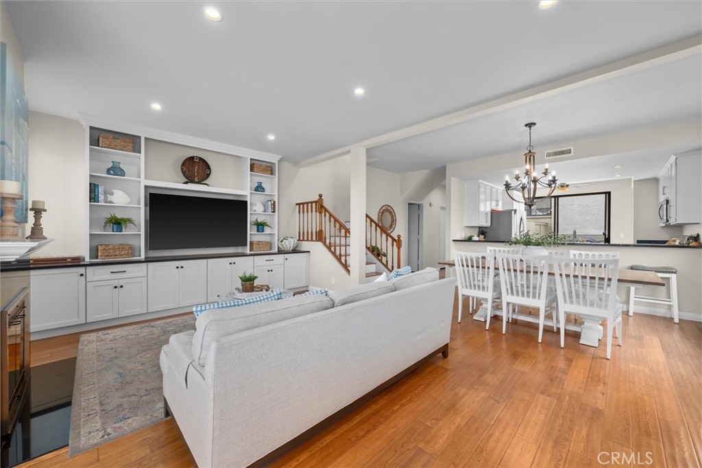 220 S Prospect Avenue 9