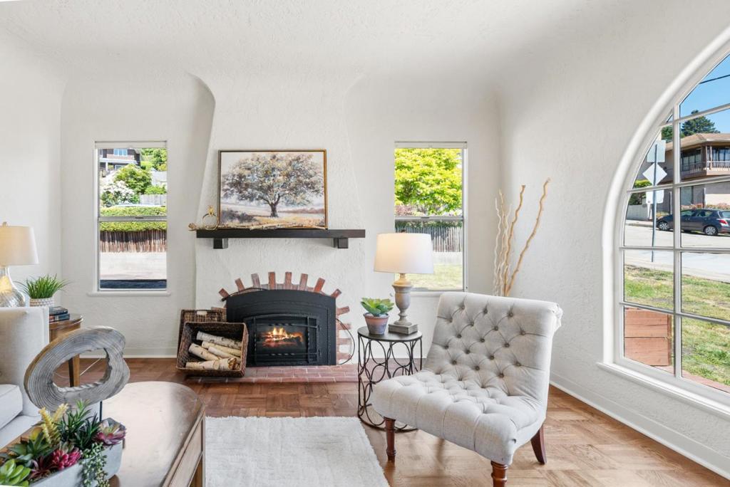 1003 Walnut Avenue