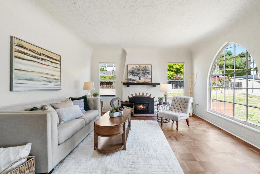 1003 Walnut Avenue