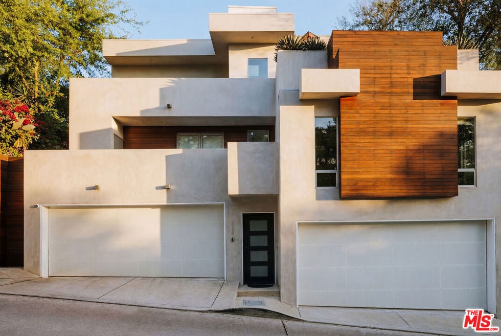 Photo of 2169 Stanley Hills Drive, Los Angeles, CA 90046 (MLS # 26684263)