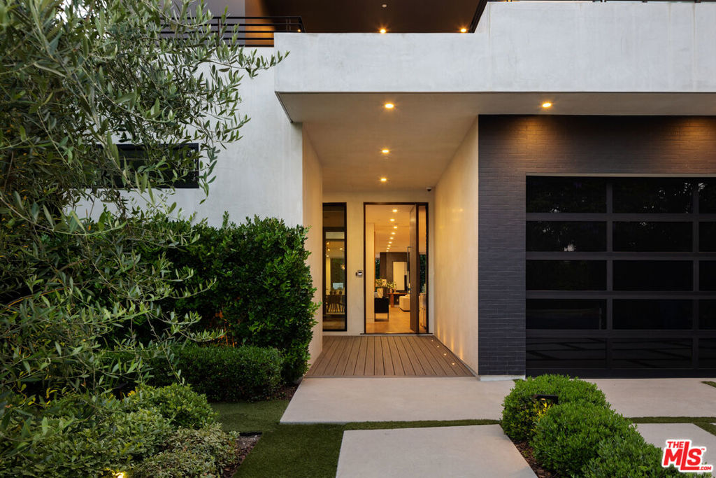 105 S Laurel Avenue