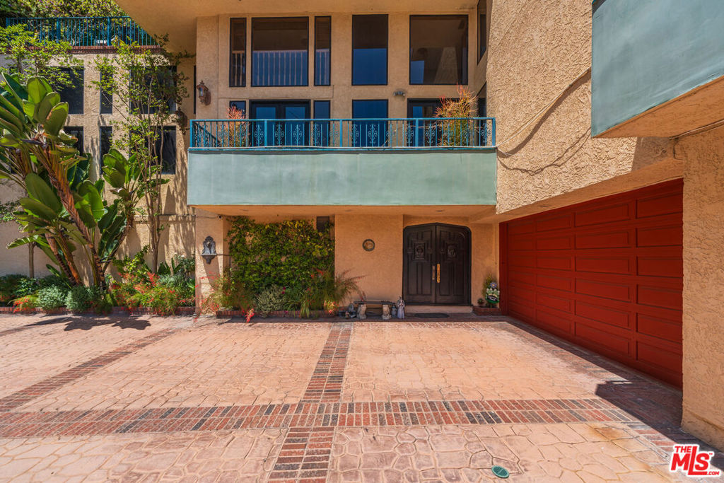 1242 Angelo Drive