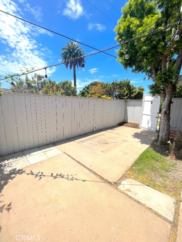 666 Glenneyre Street