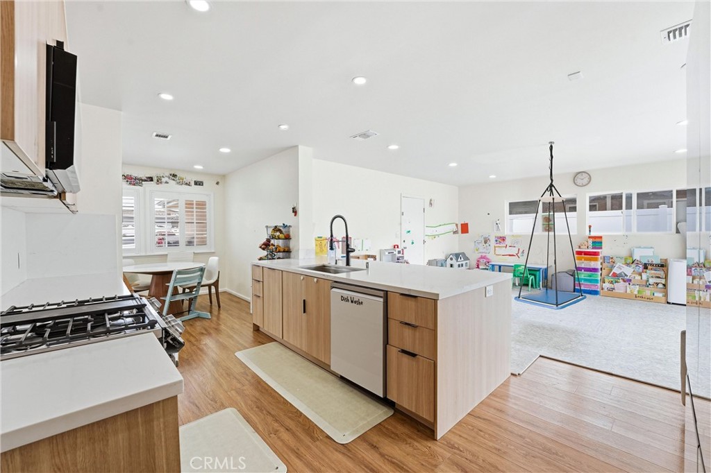 3430 W 228th