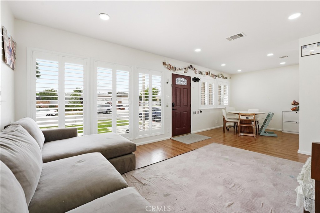 3430 W 228th