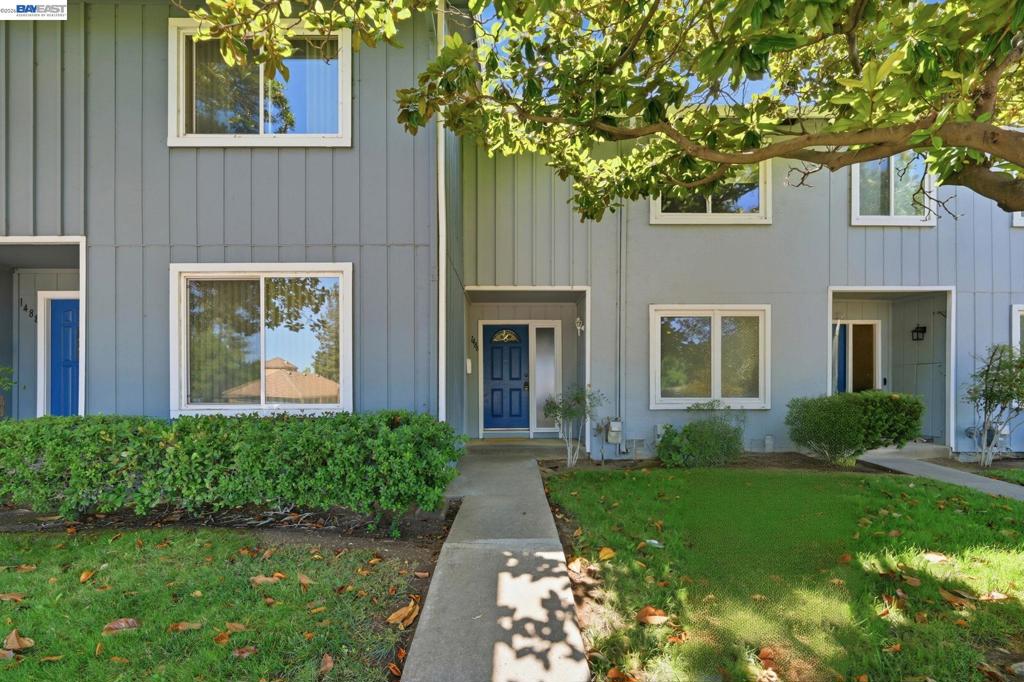 1486 Newhall Pkwy PKWY