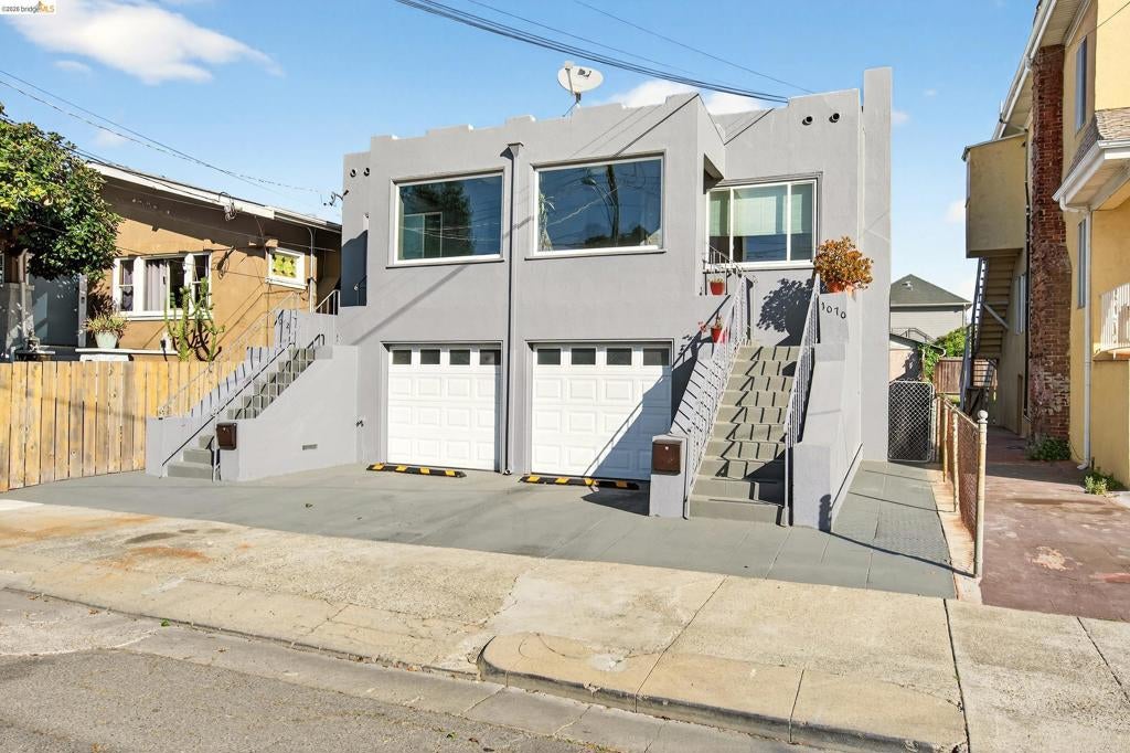 1070 1072 Aileen St