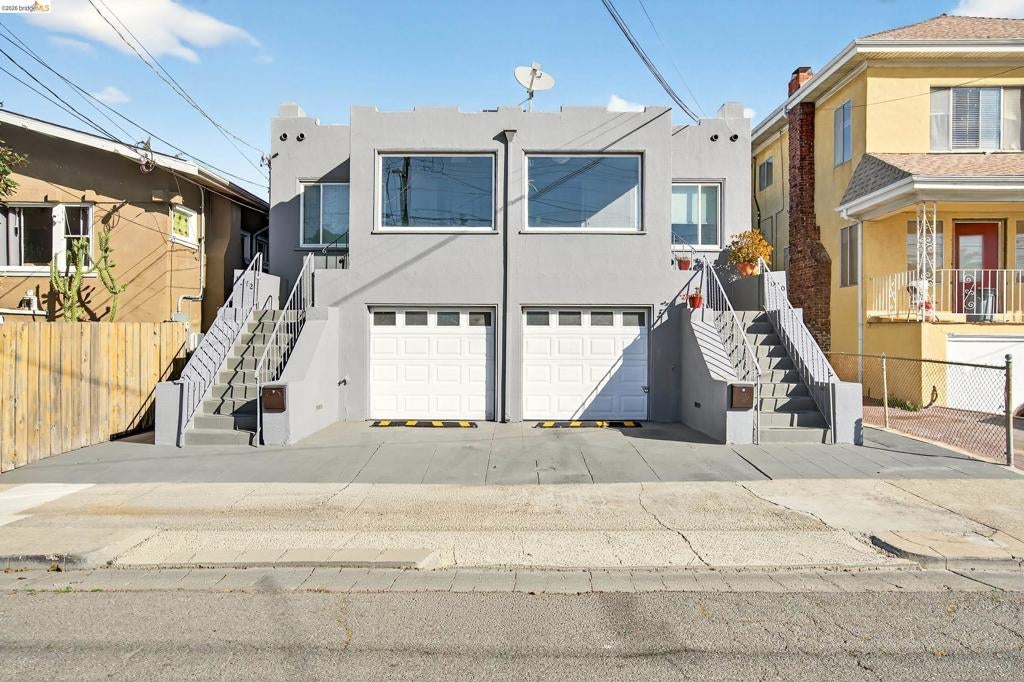 1070 1072 Aileen St