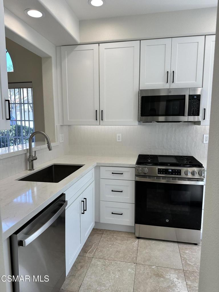 Capri West Oaks Park-832 - 832 - Residential Lease