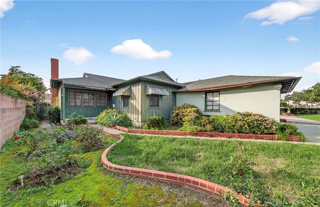 11803 Chanera Avenue