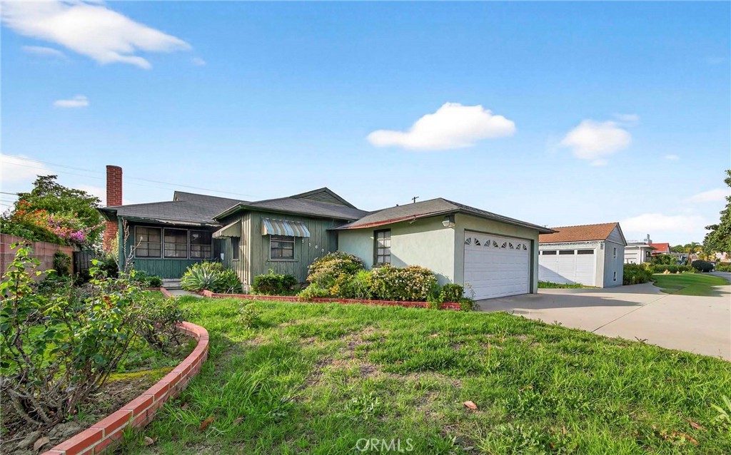 11803 Chanera Avenue