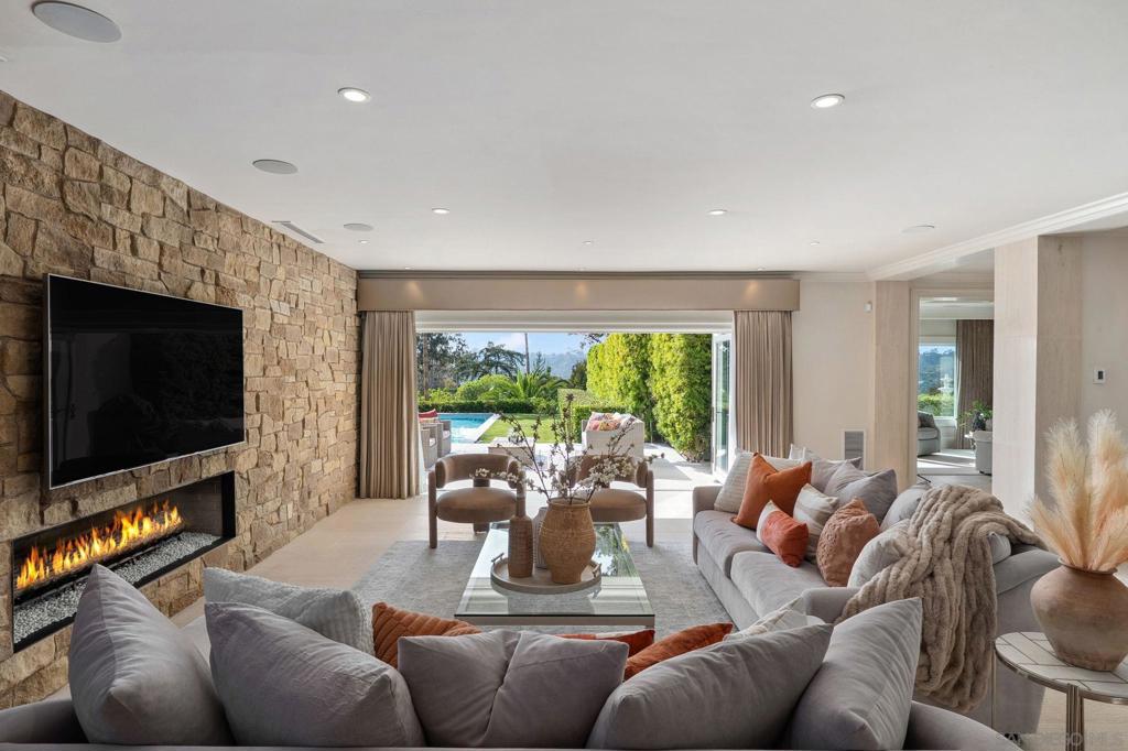 Rancho Santa Fe - Residential