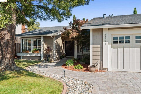 Photo of 5991 Skyfarm Dr DR, Castro Valley, CA 94552 (MLS # 41149319)