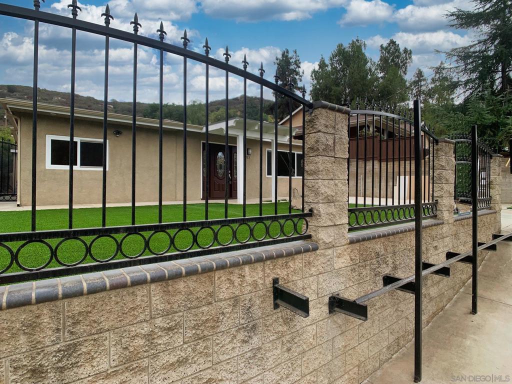 833 RENFRO WAY