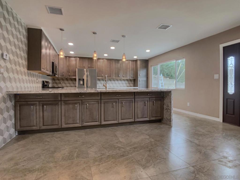 833 RENFRO WAY