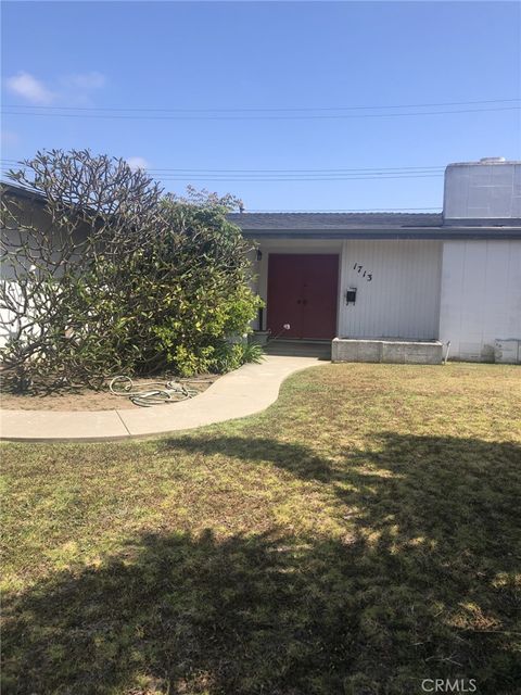 1713 Oahu Place Costa Mesa CA 92626