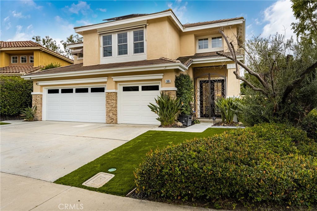 38 Tessera Avenue