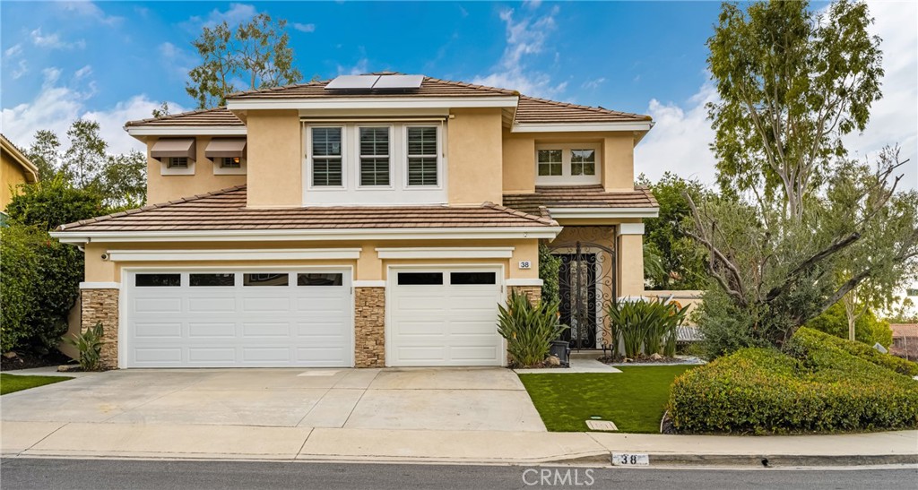 38 Tessera Avenue