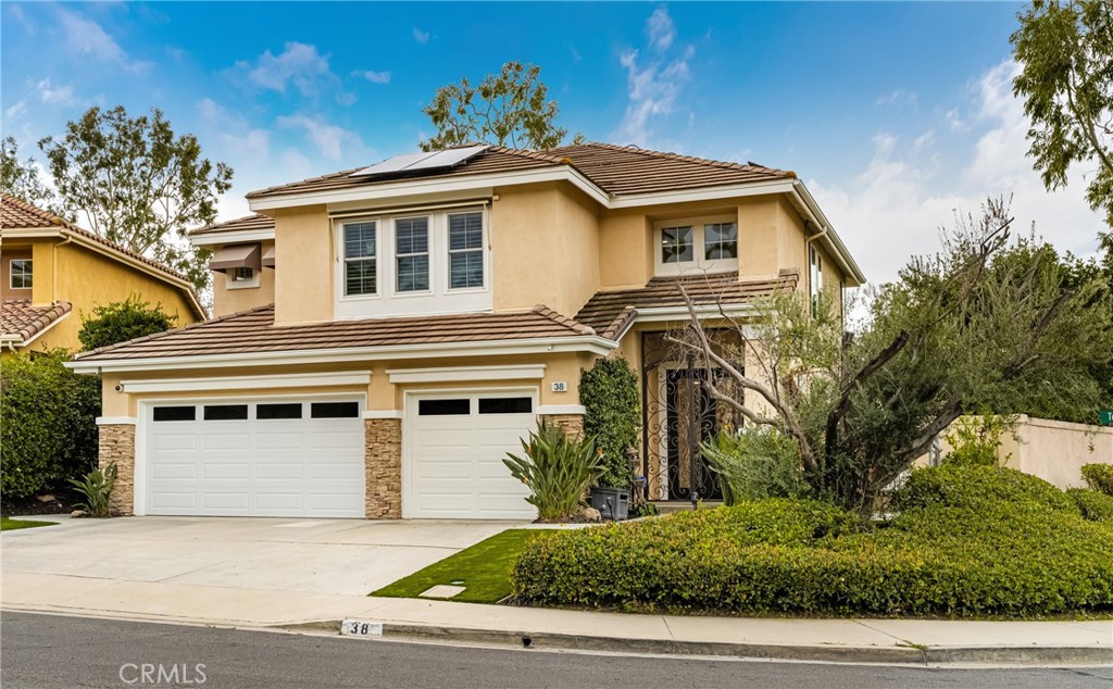 38 Tessera Avenue